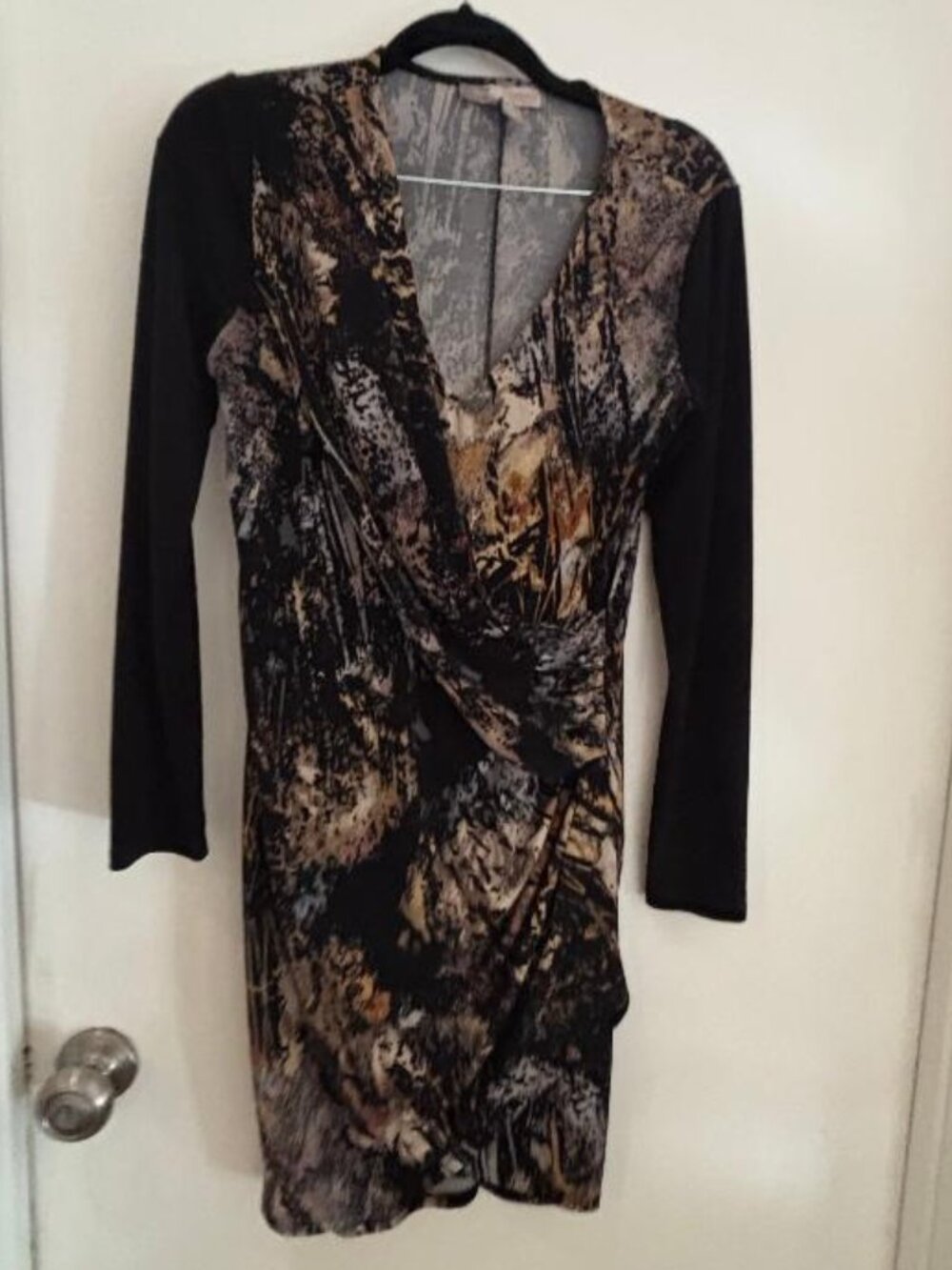 Forever 21 Black Cream and Navy Blue Wrap Dress V Neck Long sleeve sz M